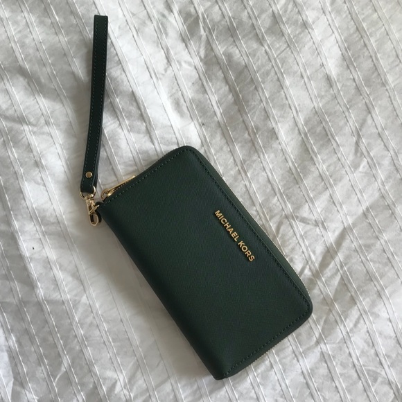 Michael Kors Wallet - Picture 1 of 3